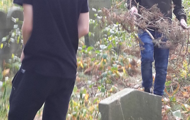 Wrześniowe porządki na cmentarzu żydowskim w Miejscu 15