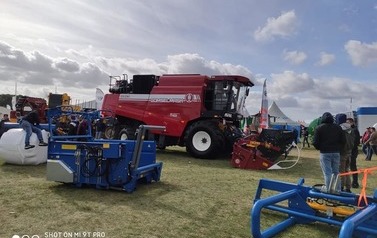 Wycieczka uczni&oacute;w klas Technik Agrobiznesu na Międzynarodową Wystawę Rolniczą Agro Show w Bednarach 1