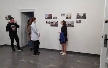 Historia i teraźniejszość zapisane na kliszy fotograficznej 1