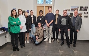 Historia i teraźniejszość zapisane na kliszy fotograficznej 3