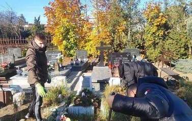 Sprzątamy opuszczone groby 3