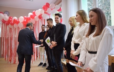 VIII Szkolny Konkurs o Niepodległej 3
