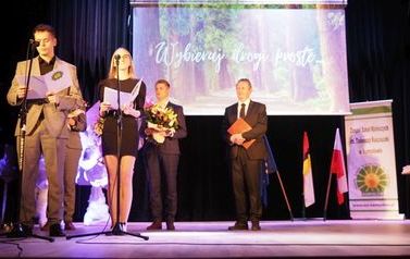 Pożegnanie maturzyst&oacute;w 2023 12