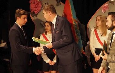 Pożegnanie maturzyst&oacute;w 2023 22