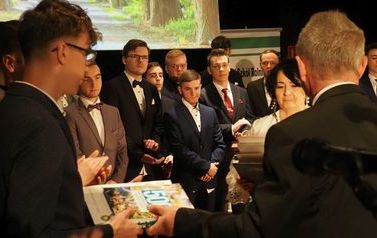 Pożegnanie maturzyst&oacute;w 2023 68