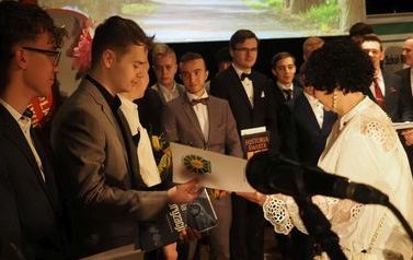 Pożegnanie maturzyst&oacute;w 2023 71
