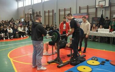 VII MIKOŁAJKOWY TURNIEJ WYCISKANIA SZTANGI LEZĄC 26