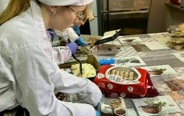 Kiermasz słodkości i kiermasz Klubu Rękodzieła 11