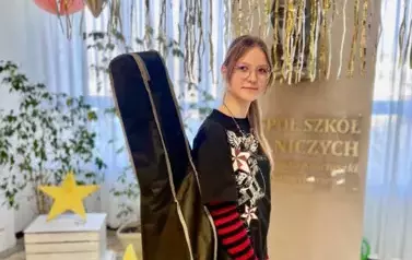 Karnawałowe szalone fryzury 14