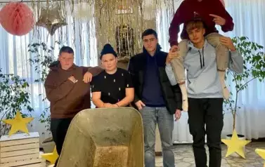 Karnawałowe szalone fryzury 18
