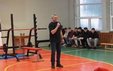 IX MIKOŁAJKOWY TURNIEJ WYCISKANIA SZTANGI LEŻĄC 1