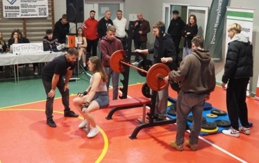 IX MIKOŁAJKOWY TURNIEJ WYCISKANIA SZTANGI LEŻĄC 8