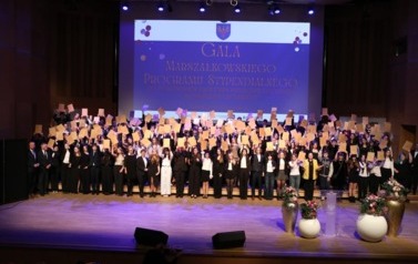 Stypendia Marszałka Wojew&oacute;dztwa Opolskiego dla uczni&oacute;w ZSR w Namysłowie 3