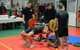 VII MIKOŁAJKOWY TURNIEJ WYCISKANIA SZTANGI LEZĄC 43