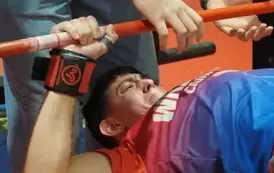 VIII MIKOŁAJKOWY TURNIEJ WYCISKANIA SZTANGI LEZĄC 18